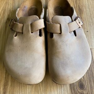 Birkenstock Boston Clog in Tobacco brown